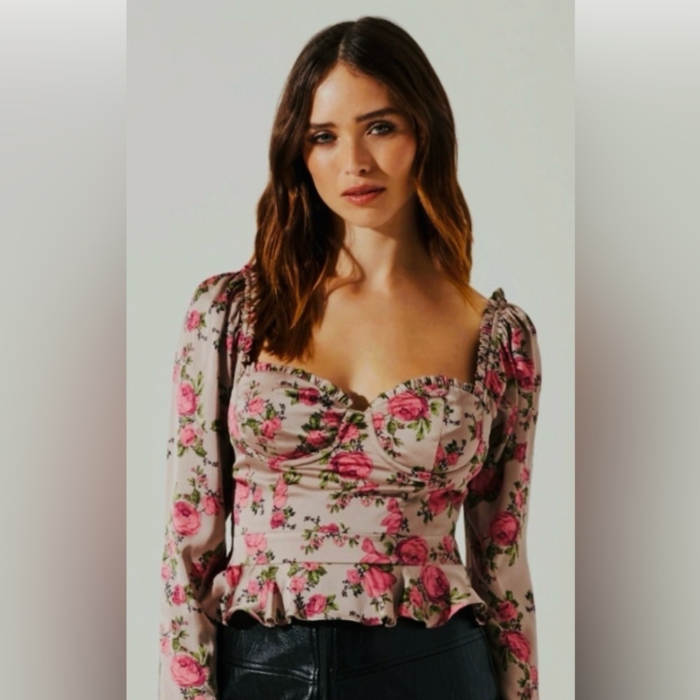 New! ASTR LONG SLEEVE SWEETHEART CINCH BUST FLORAL TOP, Size Medium - Picture 4 of 8